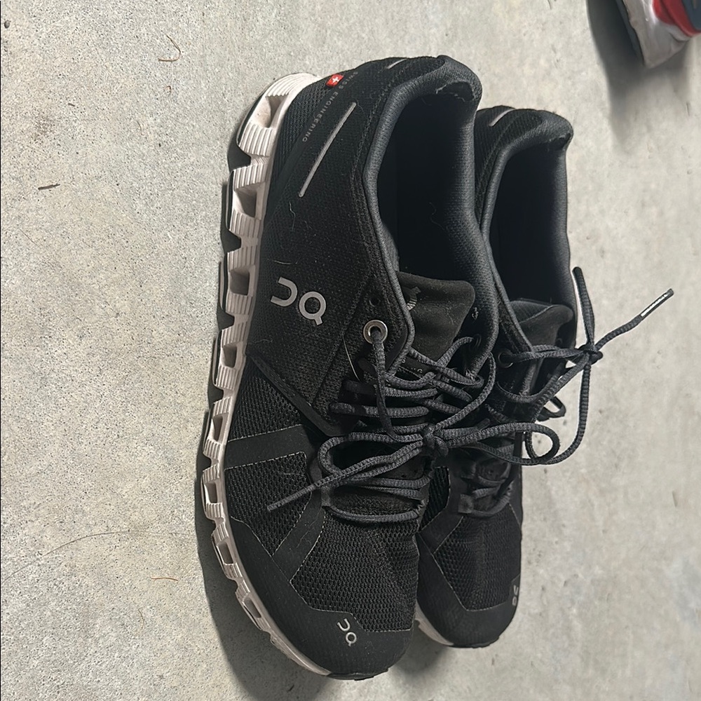 ON Black Running Shoes